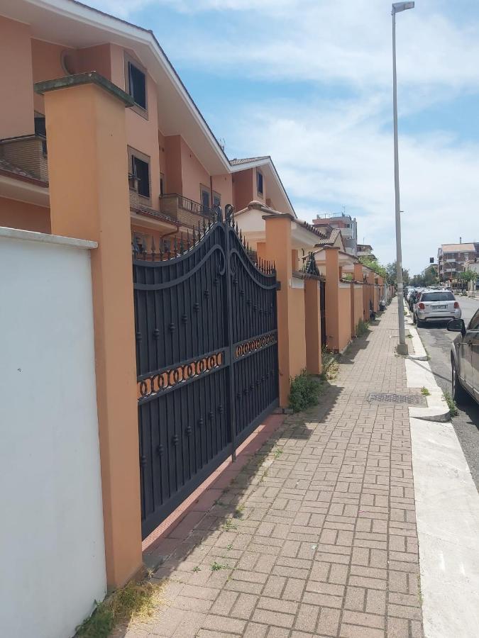 Casa Vacanza Indaco Fiumicino Exterior photo